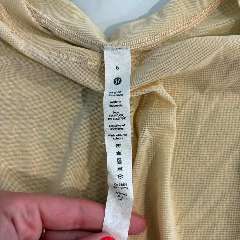 Lululemon Athletica Cream Short Sleeve Top - Picture 2 of 3